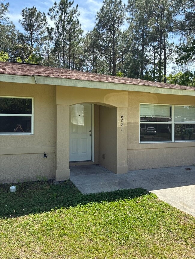 6081 E Quitman St in Bay St. Louis, MS - Building Photo - Building Photo