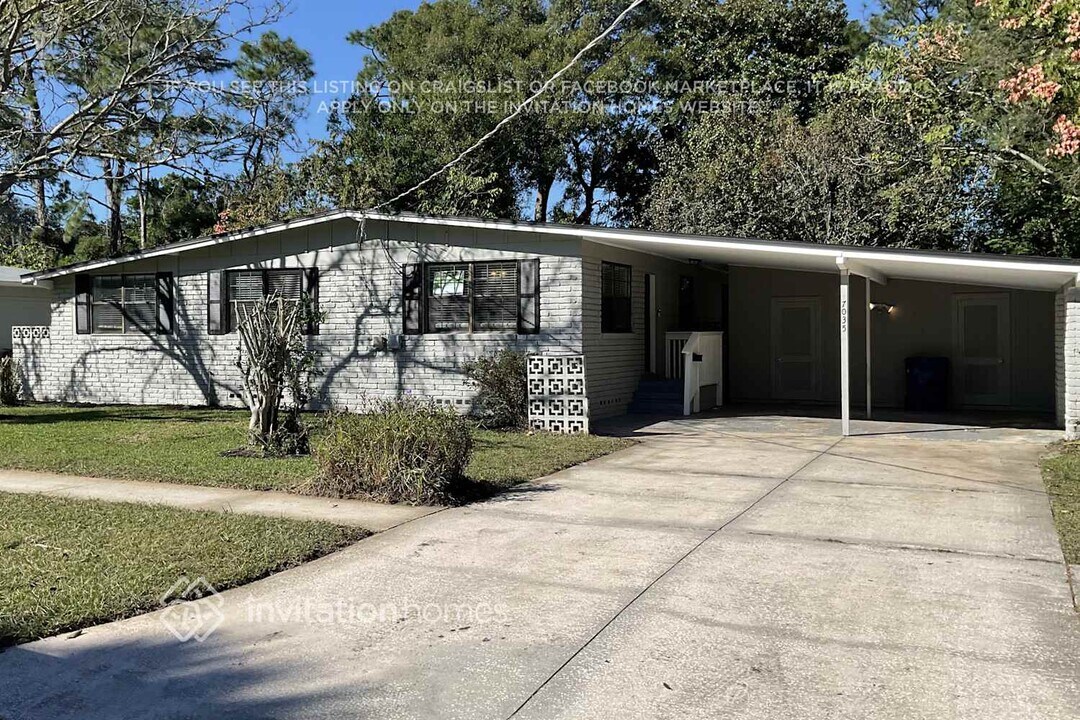 7035 Berrywood Ln in Jacksonville, FL - Foto de edificio