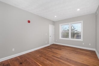 125 Addison St, Unit #1 in Boston, MA - Foto de edificio - Building Photo