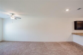 1004 Riverdale Cove in Jarrell, TX - Building Photo - Building Photo