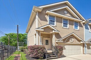 2624 Detering St in Houston, TX - Building Photo
