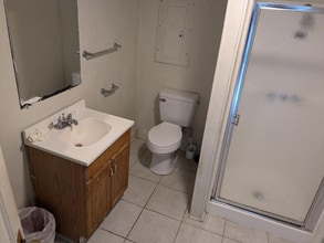 724 N Eastern Ave in Crowley, LA - Foto de edificio - Building Photo