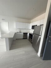 1091 E 17th St in Hialeah, FL - Building Photo - Building Photo