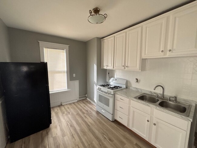 2709 N Aldrich Ave in Minneapolis, MN - Building Photo - Building Photo