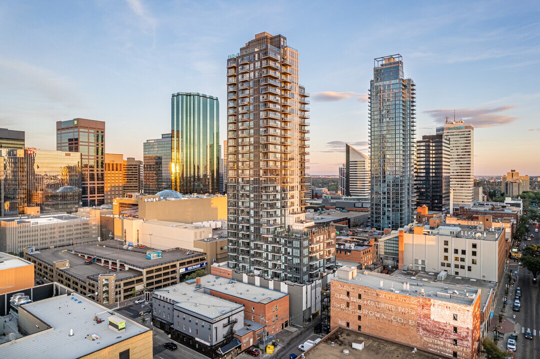 Ultima Condominiums in Edmonton, AB - Building Photo