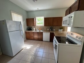 1511 Church St in Galveston, TX - Building Photo - Building Photo