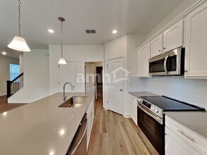 27173 St Andrews Ave in Wesley Chapel, FL - Foto de edificio - Building Photo