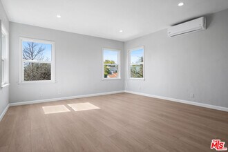 1514 Stearns Dr in Los Angeles, CA - Building Photo - Building Photo