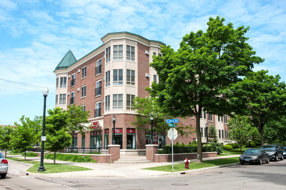 Oaks Hiawatha Station in Minneapolis, MN - Building Photo