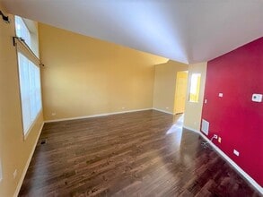 1556 Brittania Way in Roselle, IL - Building Photo - Building Photo
