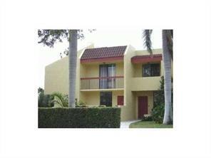745 SE 1st Way in Deerfield Beach, FL - Foto de edificio - Building Photo
