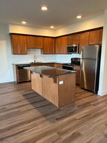 700 N State St in Bellingham, WA - Building Photo