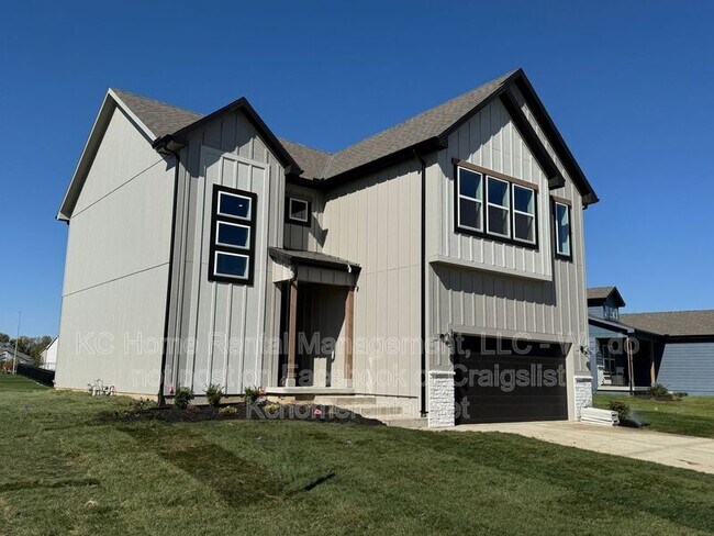 18552 Mahaffie St in Spring Hill, KS - Building Photo - Building Photo