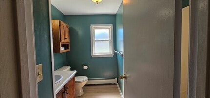 47 Brookfield Ave in Center Moriches, NY - Building Photo - Building Photo