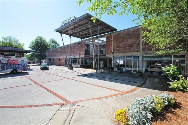 property at 659 Auburn Ave NE