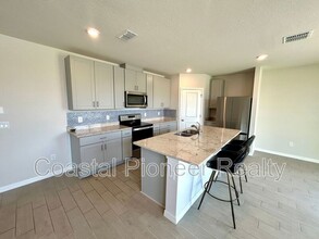 34751 Telluride Ln in Zephyrhills, FL - Building Photo - Building Photo