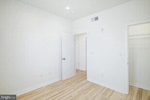 1842 E Harold St in Philadelphia, PA - Building Photo