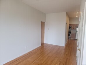 1094 Main St in Branford, CT - Building Photo - Building Photo