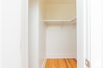 1122 W Addison St in Chicago, IL - Building Photo - Building Photo