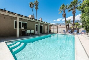 3760 E Calle San Antonio in Palm Springs, CA - Building Photo