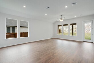 305 Barton Run Dr in Georgetown, TX - Building Photo - Building Photo