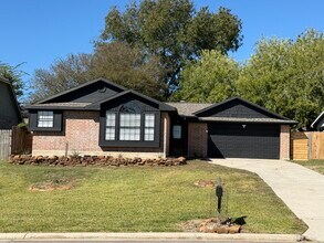 11980 La Salle River Rd in Conroe, TX - Building Photo - Building Photo