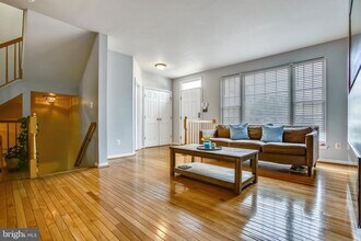 3850 Koval Ln in Woodbridge, VA - Building Photo - Building Photo