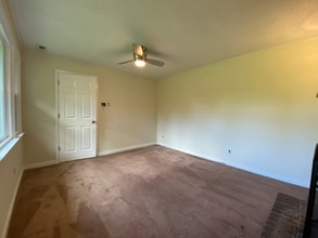 1599 Early St in Sandston, VA - Building Photo - Building Photo