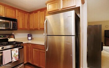 505 Cherry St SE, Unit 103 in Grand Rapids, MI - Foto de edificio - Building Photo