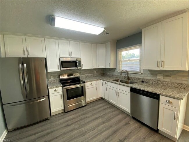 3529 Boyd Rd in Virginia Beach, VA - Building Photo - Building Photo