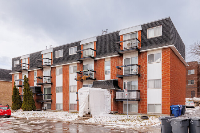 570 De Royan Rue in Laval, QC - Building Photo - Building Photo