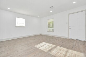 1501 Maiden Ln in Richmond, TX - Building Photo - Building Photo