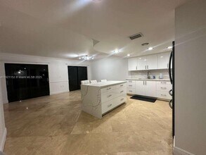 13775 SW 160th St in Miami, FL - Building Photo - Building Photo