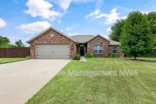 307 Blair Cir in Pea Ridge, AR - Building Photo