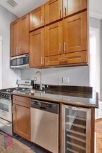 248 Mott St, Unit 24 in New York, NY - Foto de edificio - Building Photo