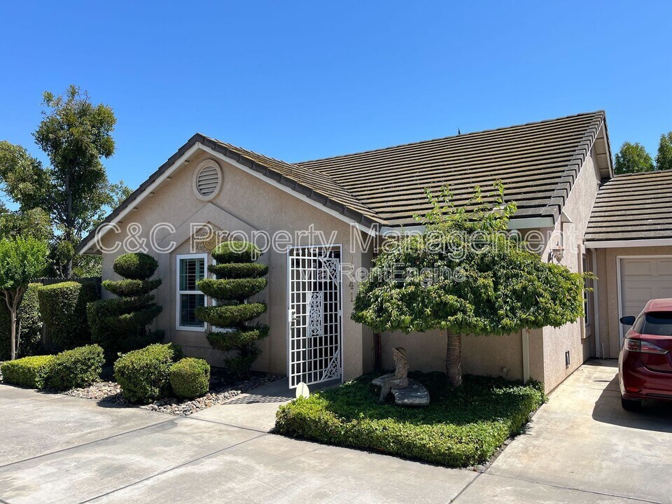 1241 Inglewood Ct in Lodi, CA - Building Photo