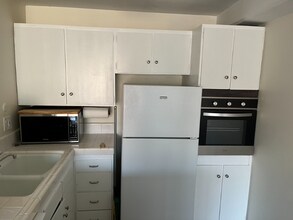 8 Hillside Ave-Unit -506 in Salt Lake City, UT - Building Photo - Building Photo