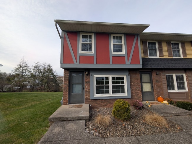 property at 628 Peachview Ln