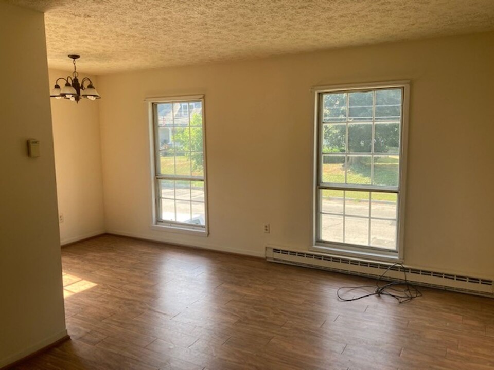 713 W Church St in Elmira, NY - Building Photo
