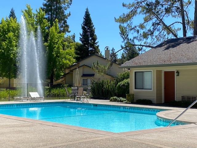 1404 Woodlake Dr in Santa Rosa, CA - Building Photo - Building Photo