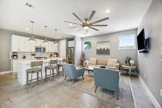 1153 Webberville Rd in Austin, TX - Building Photo - Building Photo