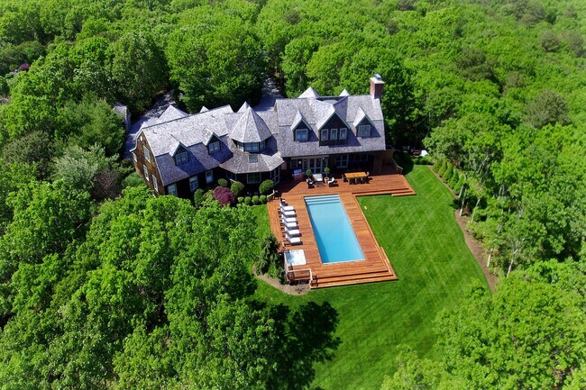 5 Highview Dr in Wainscott, NY - Building Photo - Building Photo