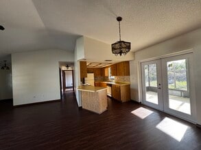 1065 Altoona Ave in Spring Hill, FL - Building Photo - Building Photo