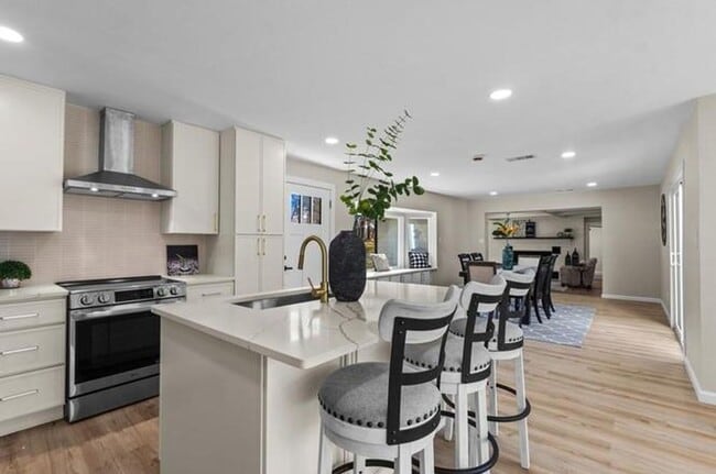 property at 2155 Hickory Trce