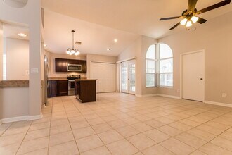 1096 Manigan Ave in Oviedo, FL - Building Photo - Building Photo
