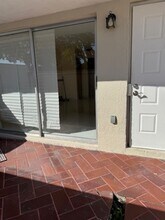 4570 SW 68th Ct Cir in Miami, FL - Building Photo - Building Photo