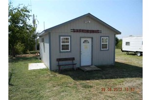 107 S Hwy 177 in Carney, OK - Foto de edificio - Building Photo