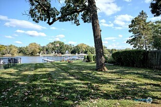 4228 Riverside Dr in Crystal Lake, IL - Building Photo - Building Photo