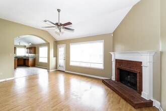 827 Tropicana Dr E in Memphis, TN - Building Photo - Building Photo