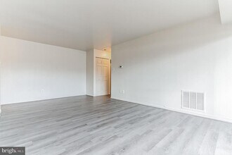 7598 Gales Ct, Unit 004 in Manassas, VA - Building Photo - Building Photo